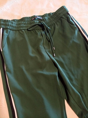 Zara Trafaluc women's jogger pants like new, dark green with side stripes