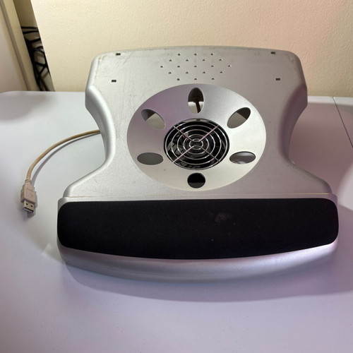 Laptop stand with fan used, in good condition