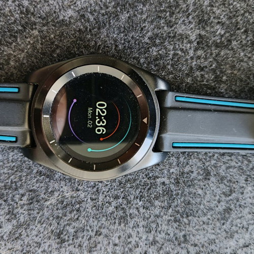 Round smartwatch used with Bluetooth calls and notifications black/blue