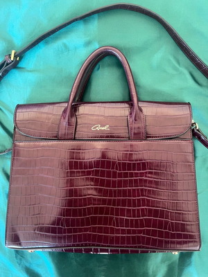 Axel women's shoulder bag like new, burgundy deep red