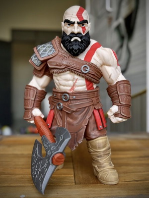 Kratos collectible figure 30cm like new with Leviathan axe