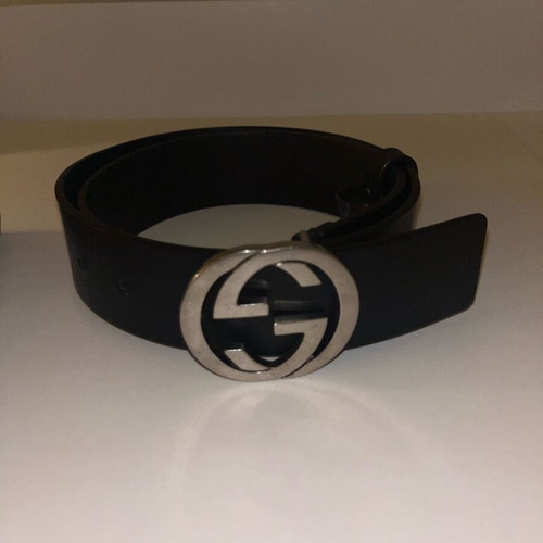 Gucci unisex belt new, authentic with case and pouch