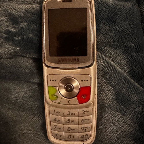 Old mobile phones used, set of 2 for spare parts