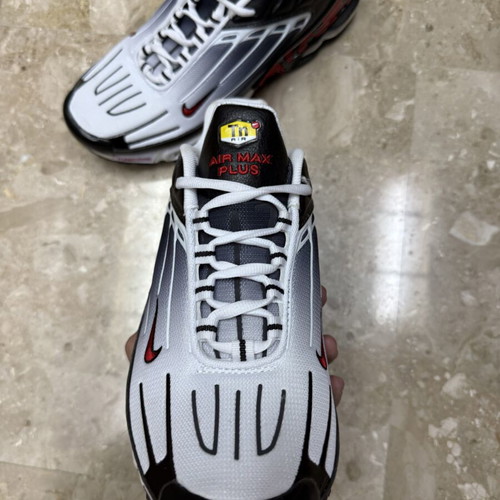 Nike Air Max Plus 3 sneakers white black team orange size 43
