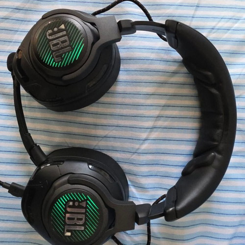 JBL Quantum ONE Over Ear Gaming Headset σαν καινούργιο με σύνδεση USB και jack 3.5mm