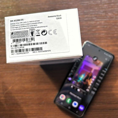 Samsung Galaxy A52s 5G phone used, 128GB, dual SIM, black
