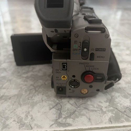 Canon MV200 PAL MiniDV camcorder with 2 batteries, charger, case & sealed tape