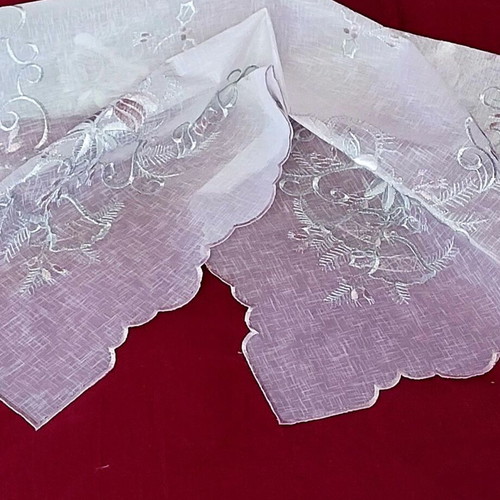 Christmas small tablecloth new with silver embroidery