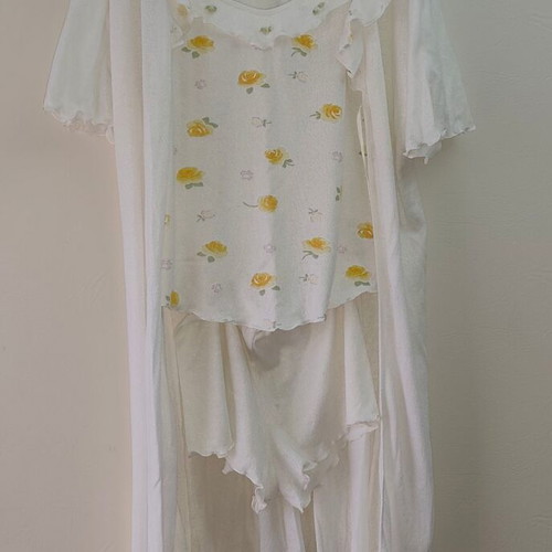 Pajama and robe set new, cotton, small medium, white and yellow
