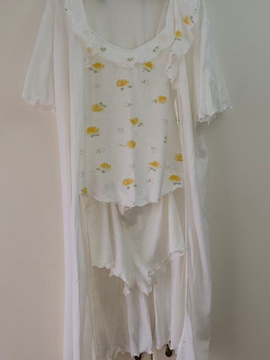 Pajama and robe set new, cotton, small medium, white and yellow