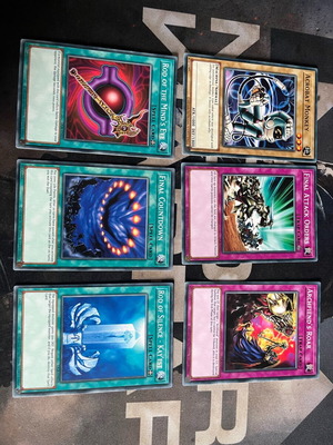 Yugioh DCR like new with sleeves