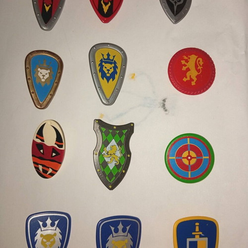 Playmobil vintage shields set like new