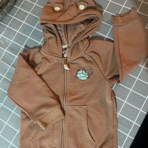 Orchestra tracksuit set like new, color rotten apple