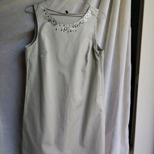 Benetton dress size M like new, grey with embroidery