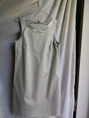 Benetton dress size M like new, grey with embroidery
