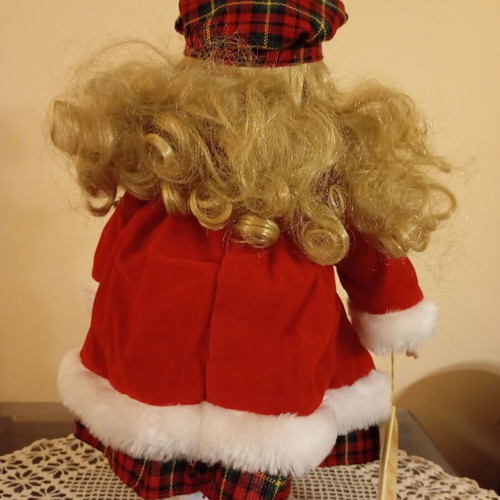 Heritage Mint Nicole Porcelain Doll used, vintage 1990