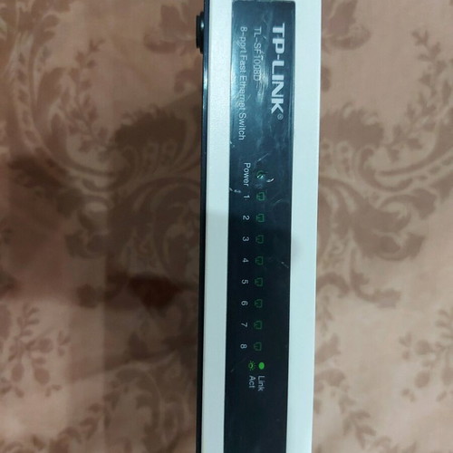 TP-link TL-SF1008D used network switch