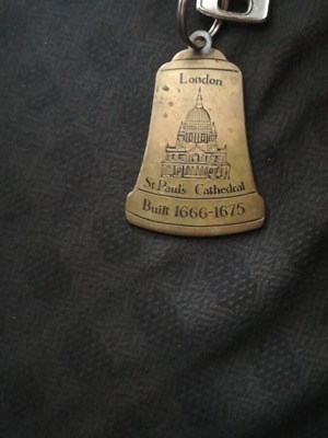 Bronze keychain souvenir of St. Paul's Cathedral used