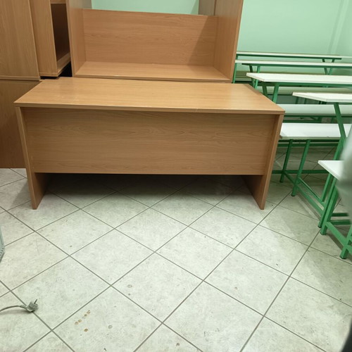 Desk used in very good condition