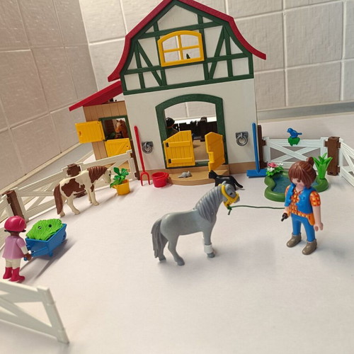Playmobil Country Pony Club 6927 farm stable with animals used