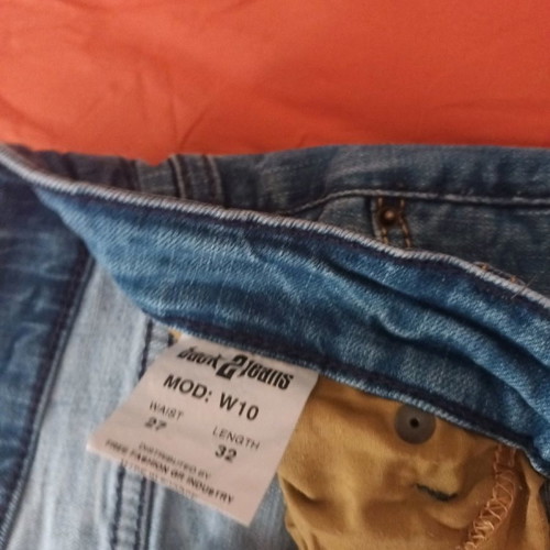 Blue jeans size 27