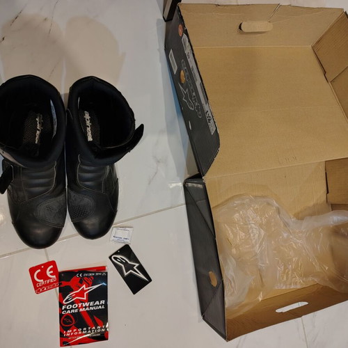 Alpinestars Ridge Waterproof Motorcycle Boots like new, black