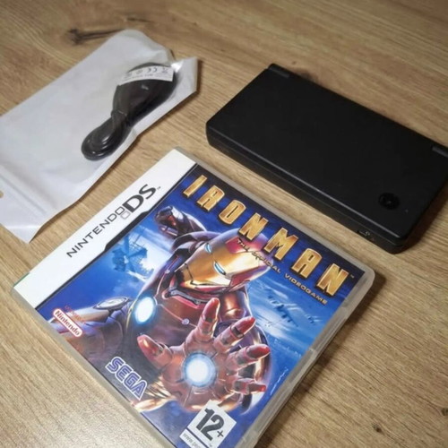 Nintendo DSi Black like new with IronMan DS game and USB charger