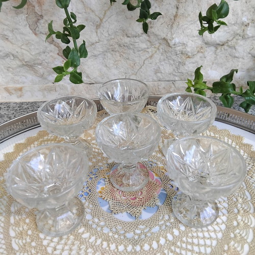 Vintage crystal liqueur glasses set of 6, like new, 1960s