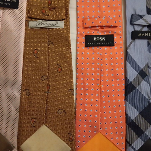 Set of 4 thin branded ties 7-8cm width like new, silk