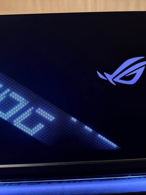 Asus Rog Strix Scar 18 5090 Ultra9 laptop like new, 64GB RAM, Intel Core i9