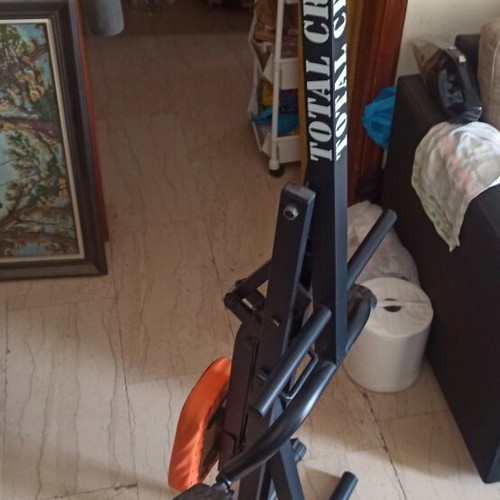 Total Crunch fitness machine used in very good condition
