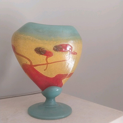 Blown glass vase like new, exceptional quality