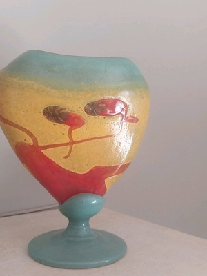 Blown glass vase like new, exceptional quality