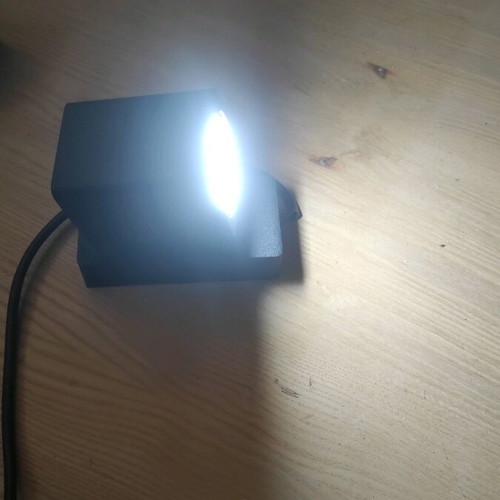 Adjustable LED aluminum spot light like new, wall ceiling mount