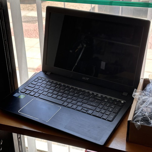Acer laptop with i3 6006U, 8GB RAM, GTX 940MX 2GB, no battery