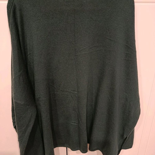 Women's sweater like new, cypress green with small rhinestones, size XL