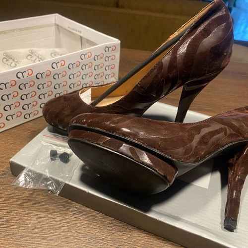 Stiletto shoes brown with zebra pattern patent leather and velvet like new