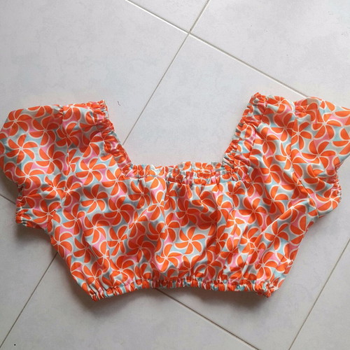 Crop top SunsetGo! like new, multicolor, one size