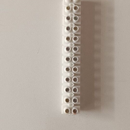 Small electrical terminal block new