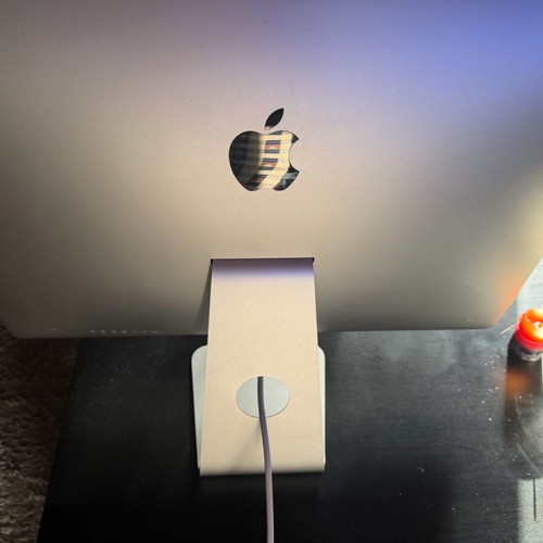 Imac 27 Late 2015 Retina 32GB memory used with Apple wireless keyboard, mouse, trackpad