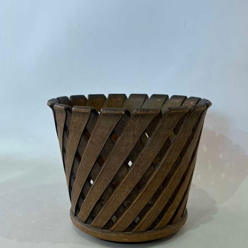 Vintage plastic flower pot used 14x17