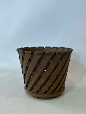 Vintage plastic flower pot used 14x17