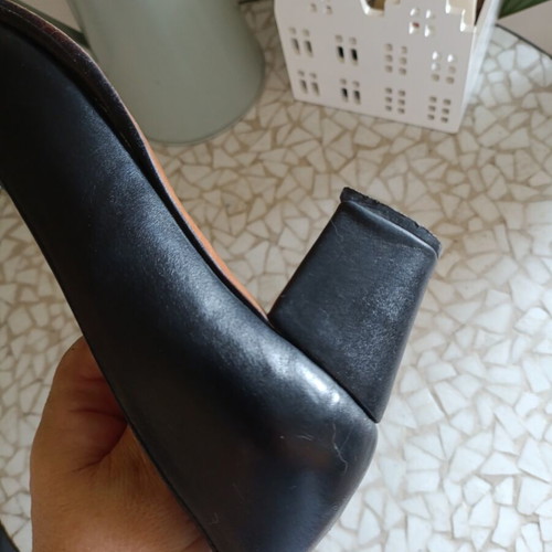 Leather pumps, black, size 40