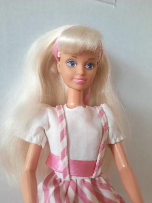 Sindy Hasbro vintage doll 1988 like new with original outfit