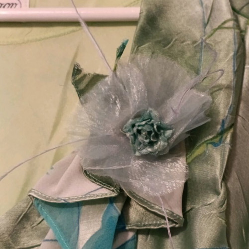 Kekatou women's formal dress like new with floral design