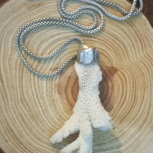 Lalaunis silver pendant 925 with natural coral used
