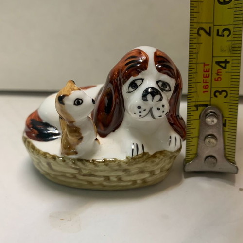 Decorative porcelain dog and cat set in basket, new, 2 pieces
