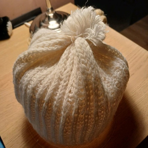 Handmade hats like new, pack of 2, white and beige