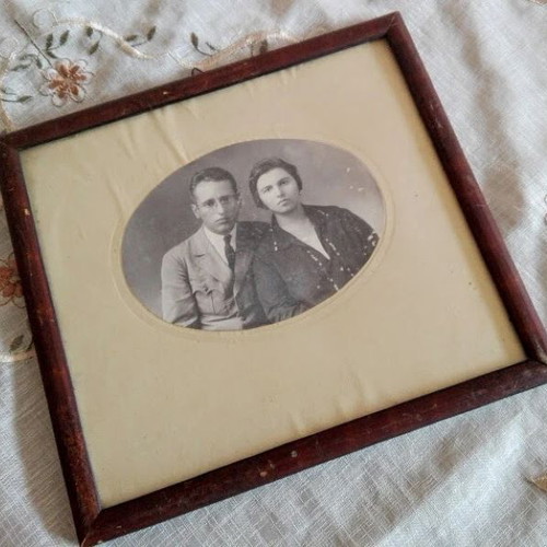 Victorian vintage portrait photo used with antique frame