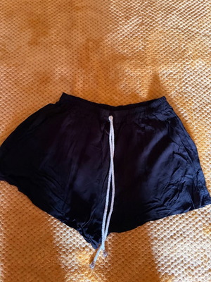 Comfortable black shorts size S like new